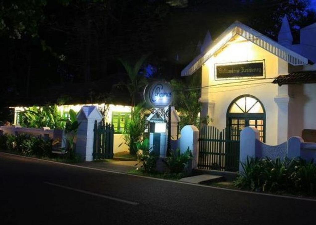 Elphinstone Residency Bed & Breakfast Kochi Exterior photo