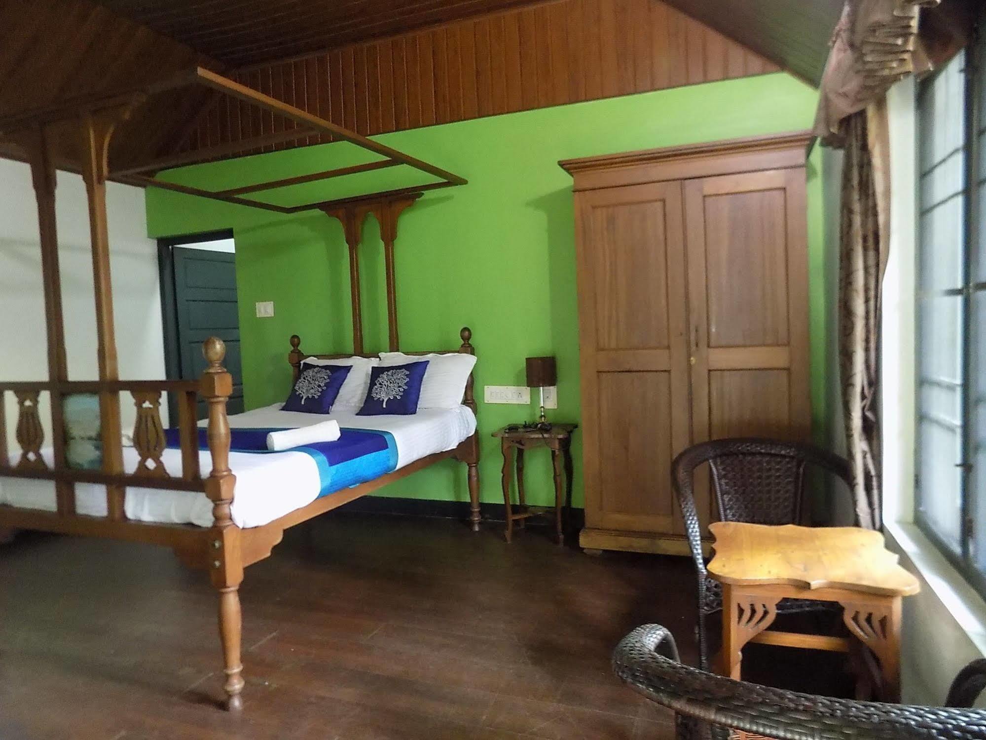 Elphinstone Residency Bed & Breakfast Kochi Exterior photo